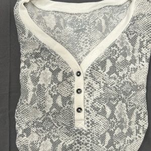 Women’s Henley shirt